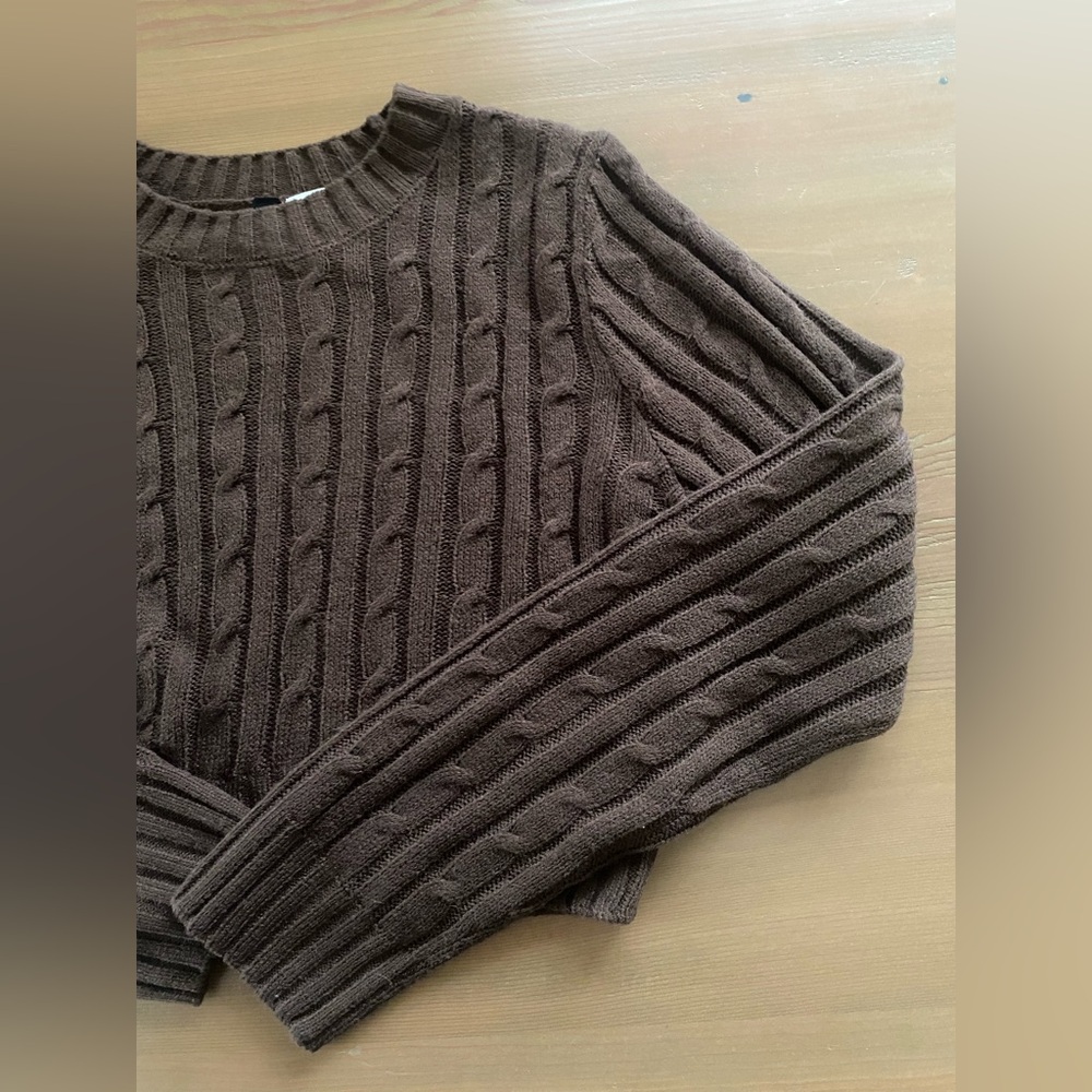 H&M ‘Divided’ cropped cable knit sweater